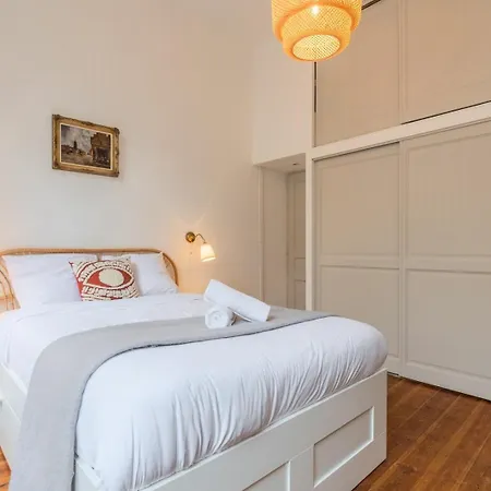 1 Bedroom In The Center, Near Metro Daire *