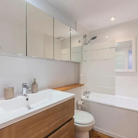 아파트 1 Bedroom In The Center, Near Metro